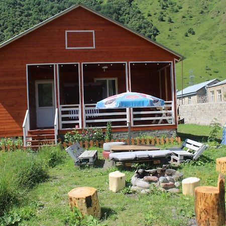 Гостьовий будинок Warm House Степанцмінда Екстер'єр фото